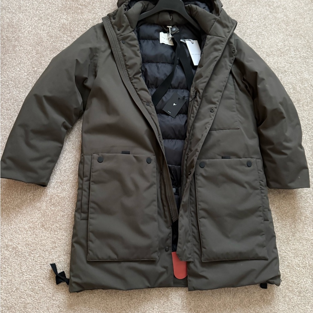The Arrivals Noma  Expedition Hooded Parka. Size S